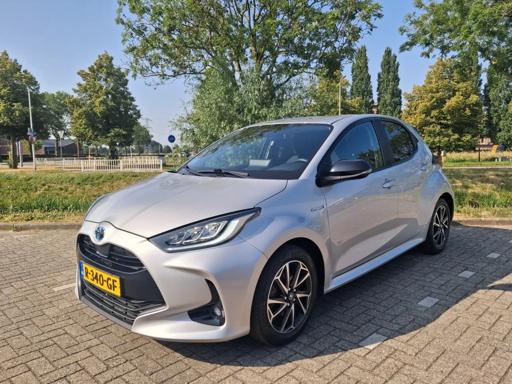 Toyota Yaris (2021) — foto 1