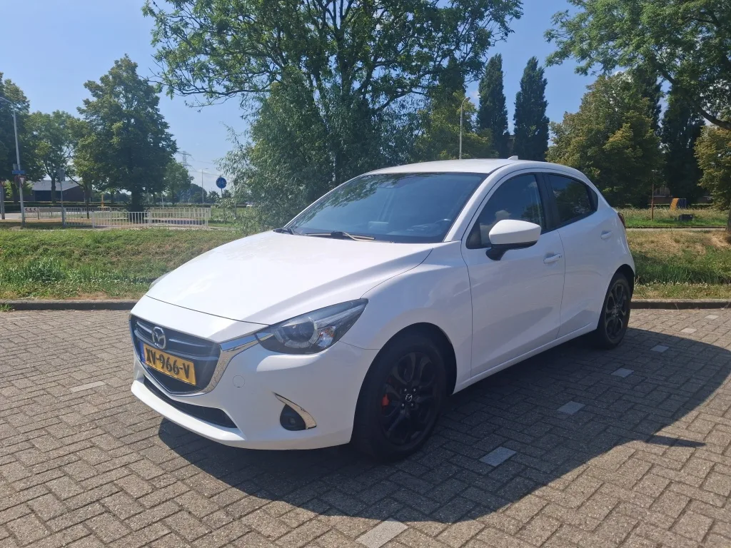 Mazda 2 (2019) — foto 1
