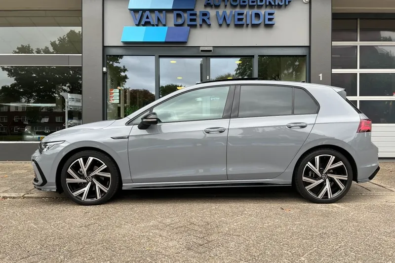 Volkswagen Golf (2024)