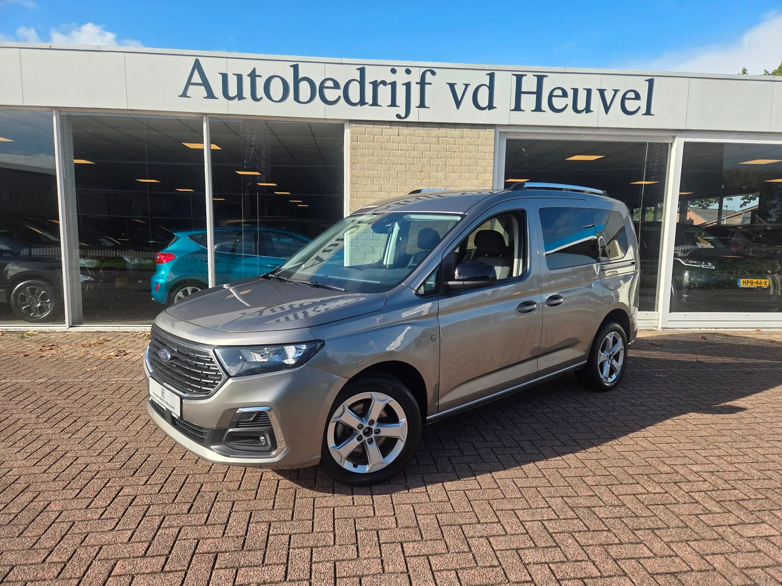 Ford Tourneo Connect (2023) — foto 1