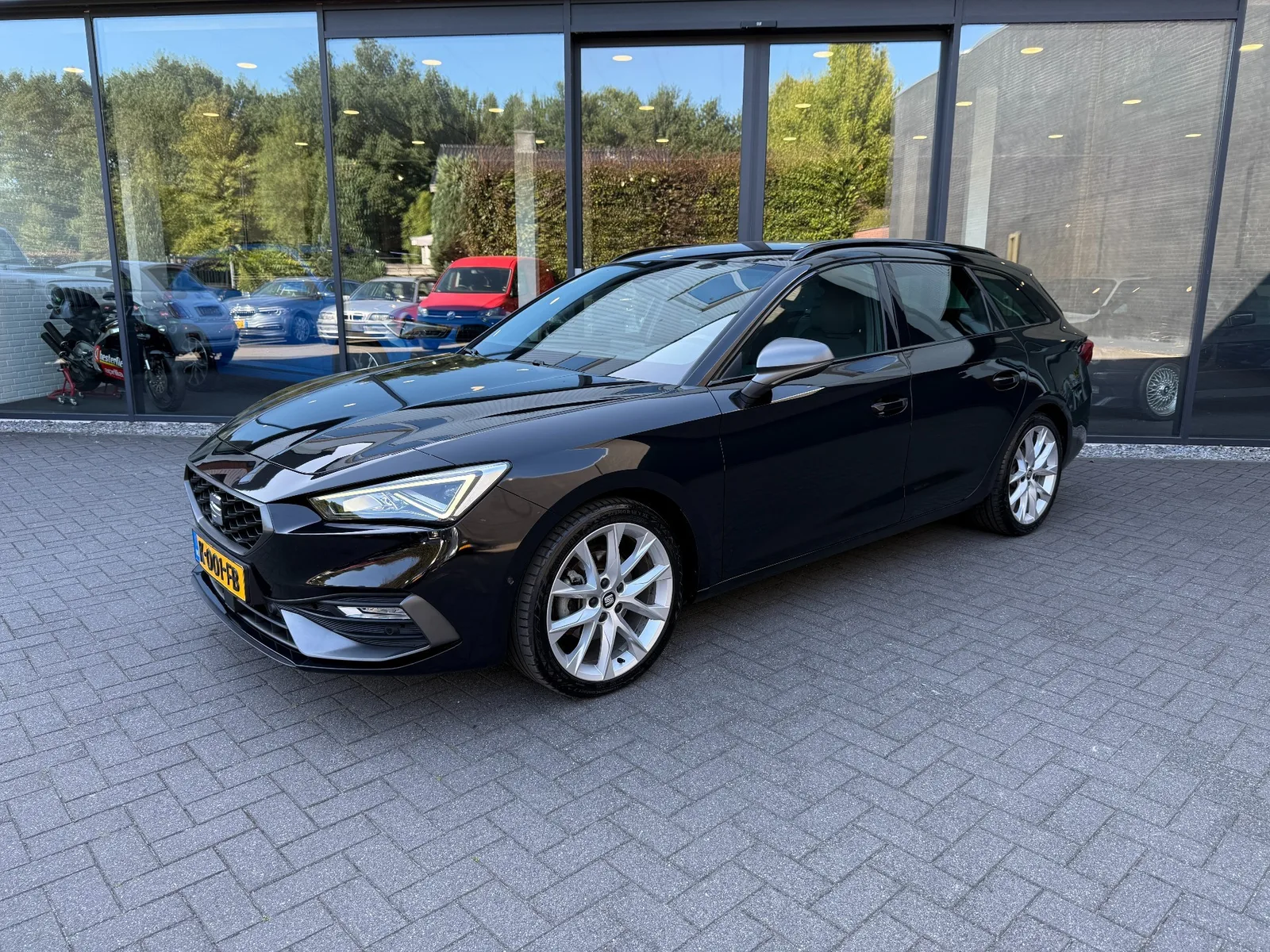 SEAT Leon Sportstourer (2020) — foto 1