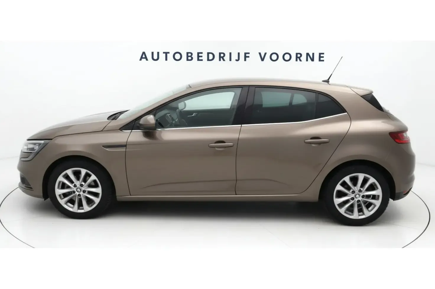 Renault Mégane (2016) — foto 1