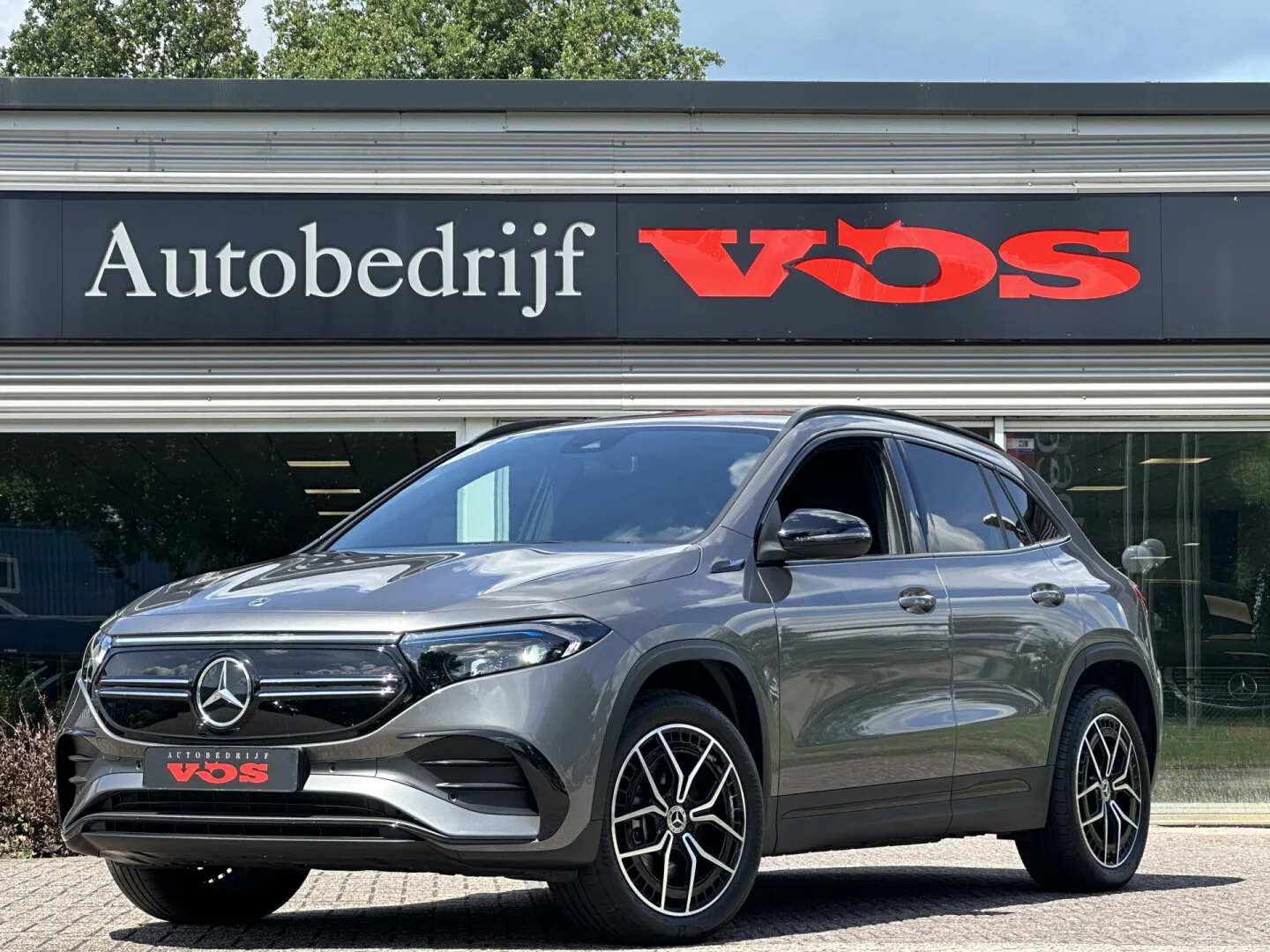 Mercedes-Benz EQA (2021) — foto 1