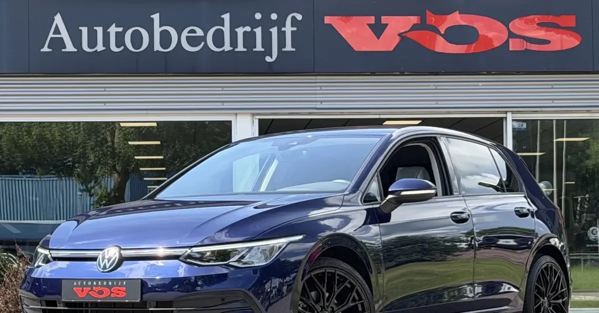 Volkswagen Golf (2023) — foto 1