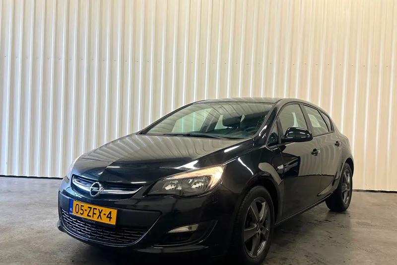 Opel Astra (2012)