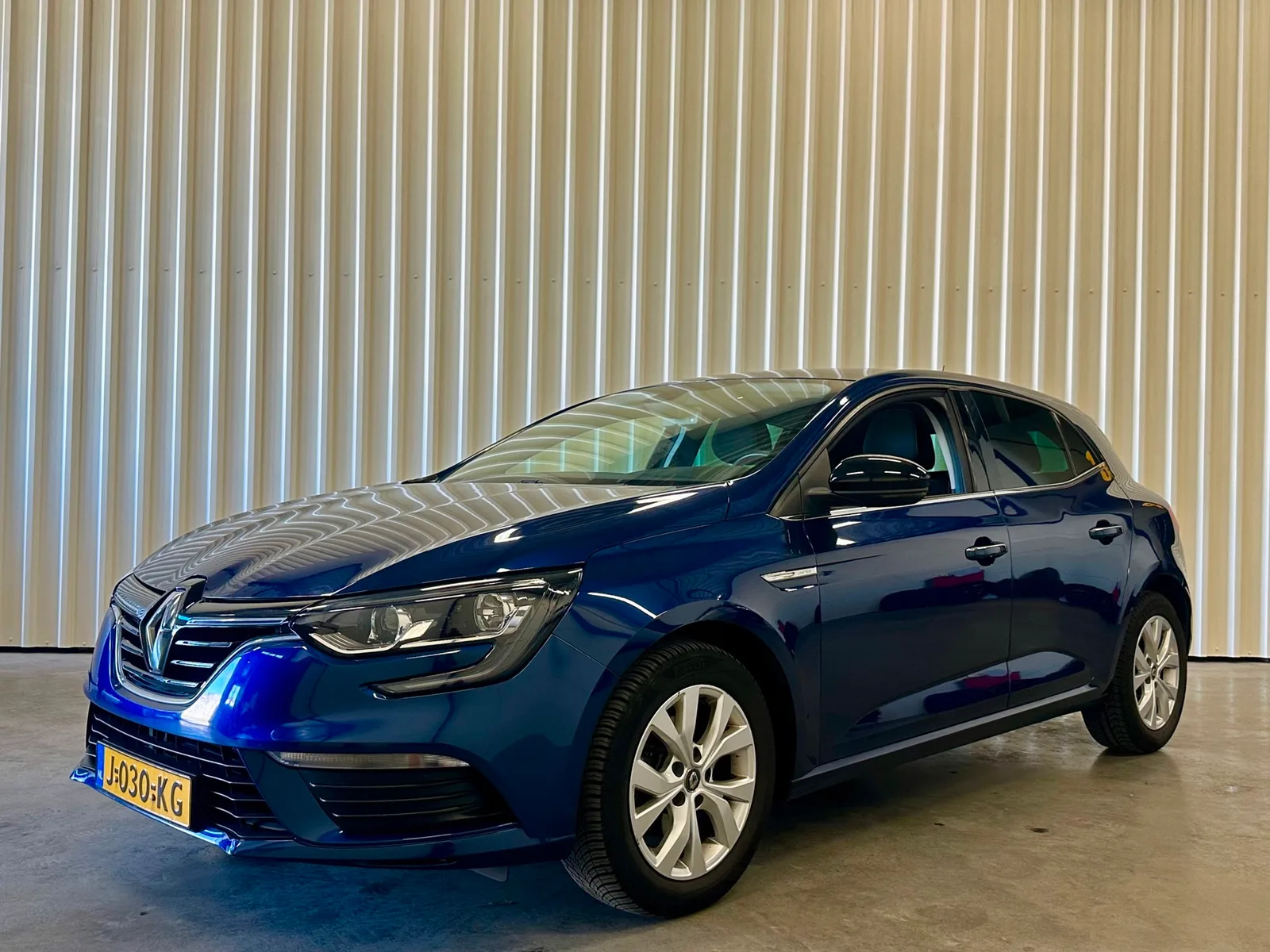 Renault Mégane (2020) — foto 1