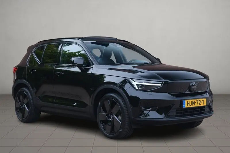Volvo EX40 (2025)