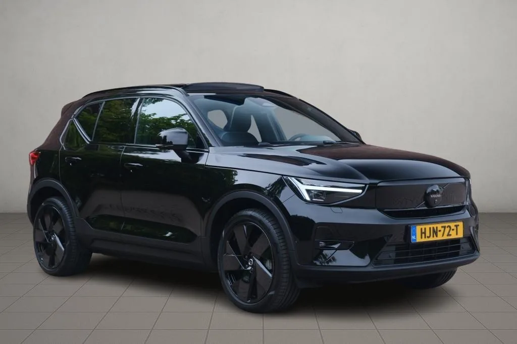 Volvo EX40 (2025) — foto 1