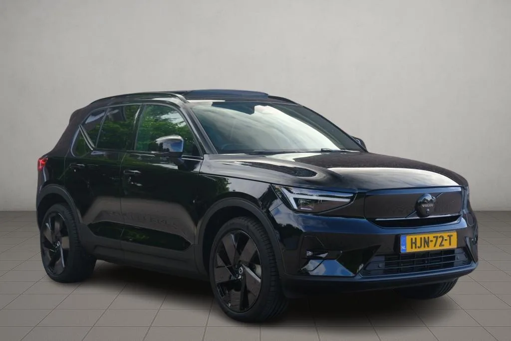 Volvo EX40 (2025) — foto 1