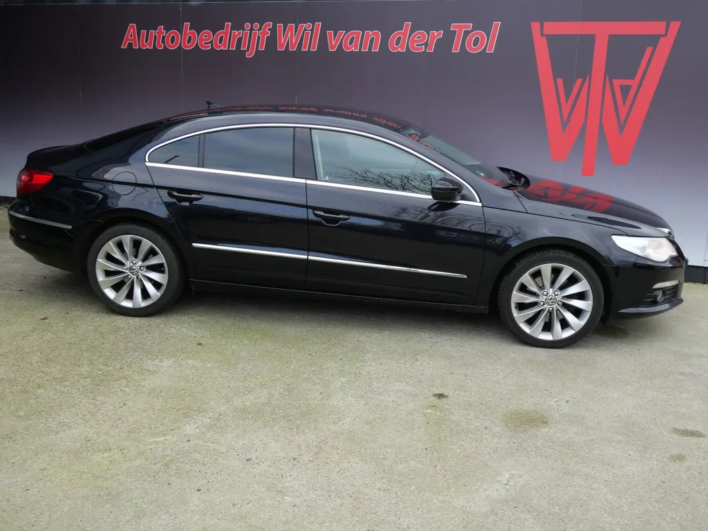 Volkswagen Passat (2010) — foto 1