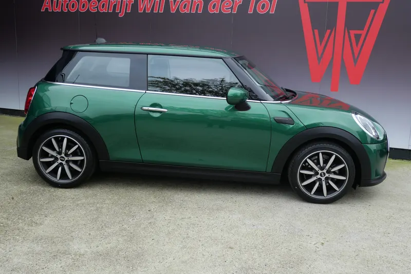 MINI One (2022)