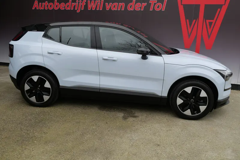 Volvo EX30 (2024)