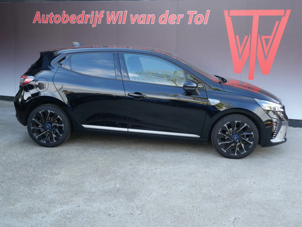 Renault Clio (2024) — foto 1