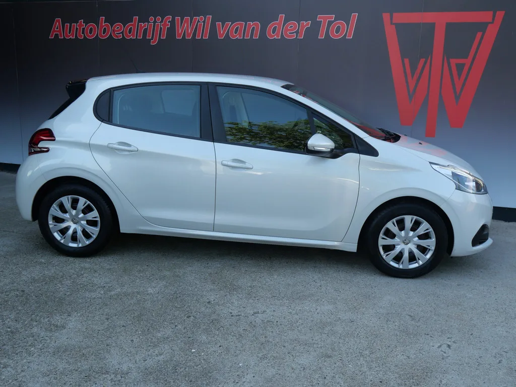 Peugeot 208 (2018) — foto 1