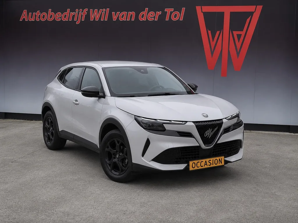 Alfa Romeo Junior (2025) — foto 1