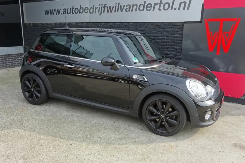 MINI One (2013)
