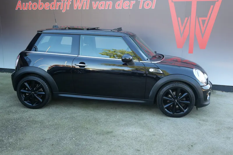 MINI One (2013)