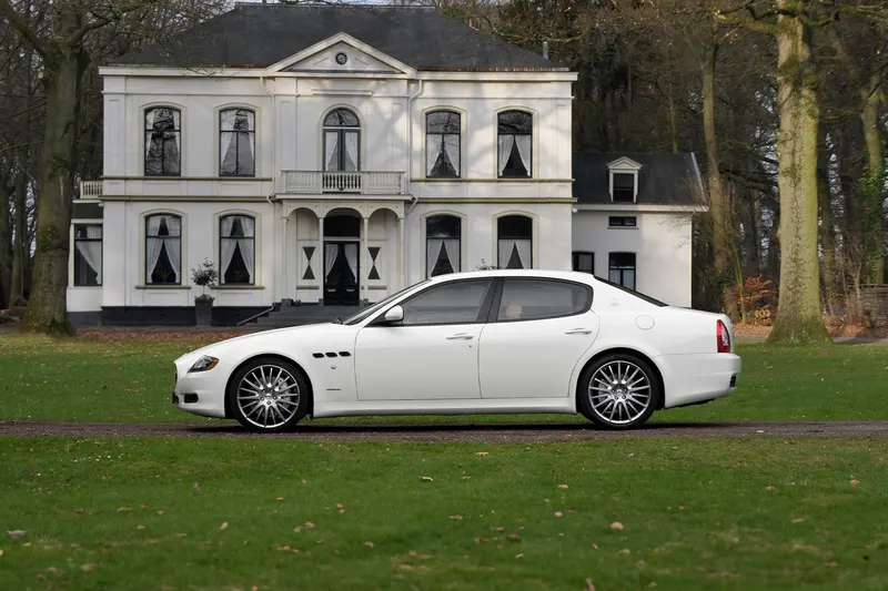 Maserati Quattroporte (2011)
