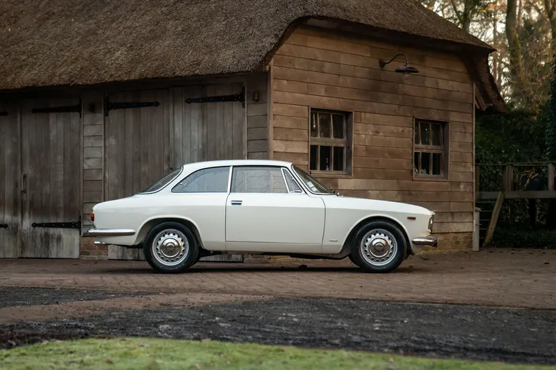 Alfa Romeo GT (1967)