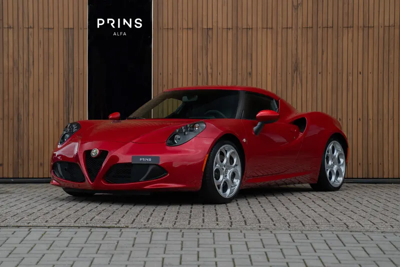 Alfa Romeo 4C (2016)