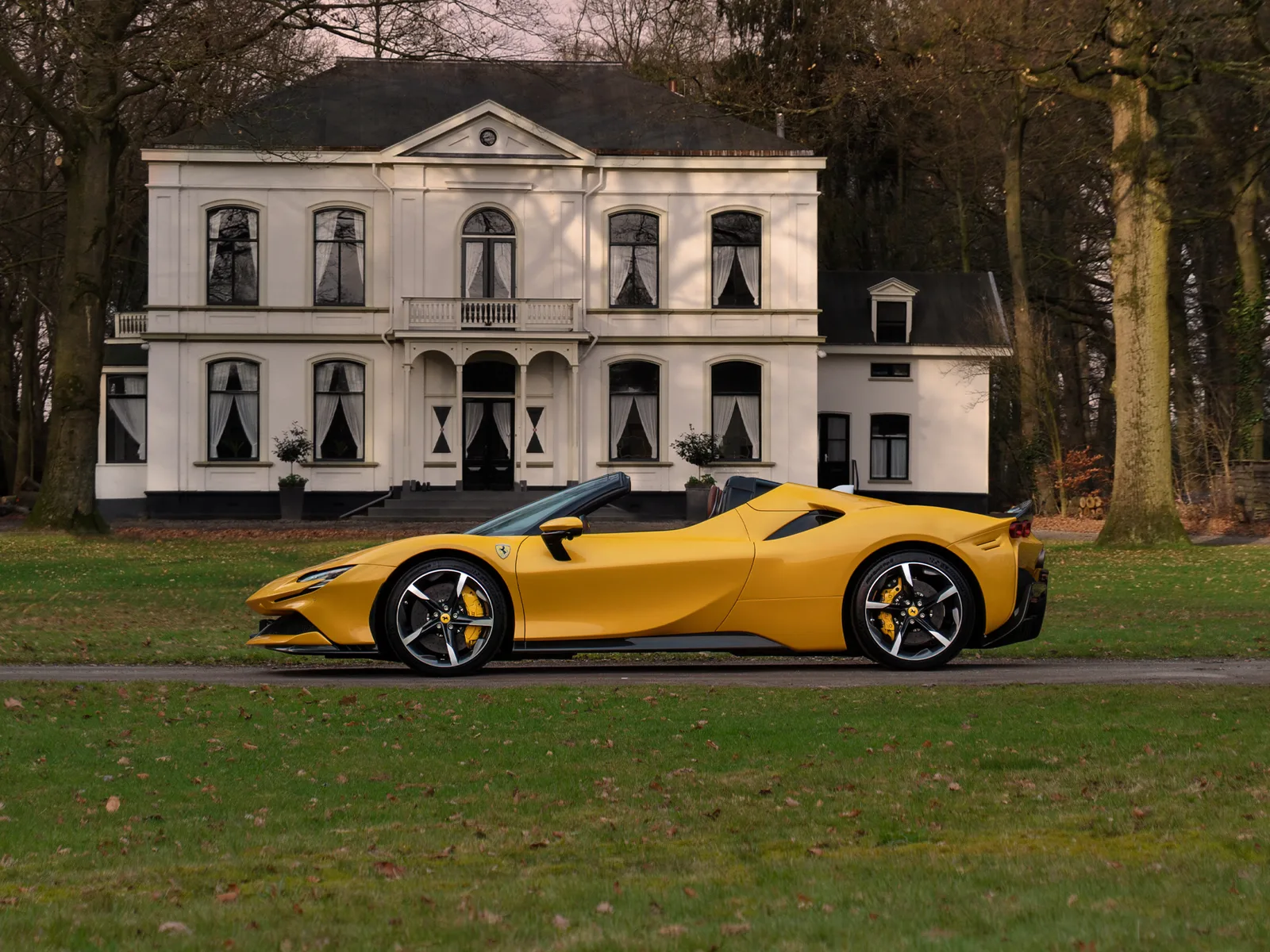 Ferrari SF90 Spider (2023) — foto 1