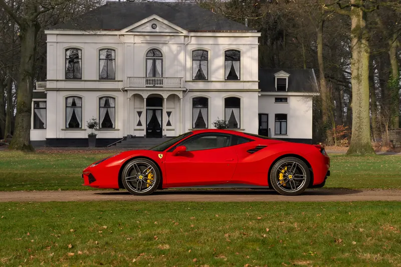 Ferrari 488 (2017)