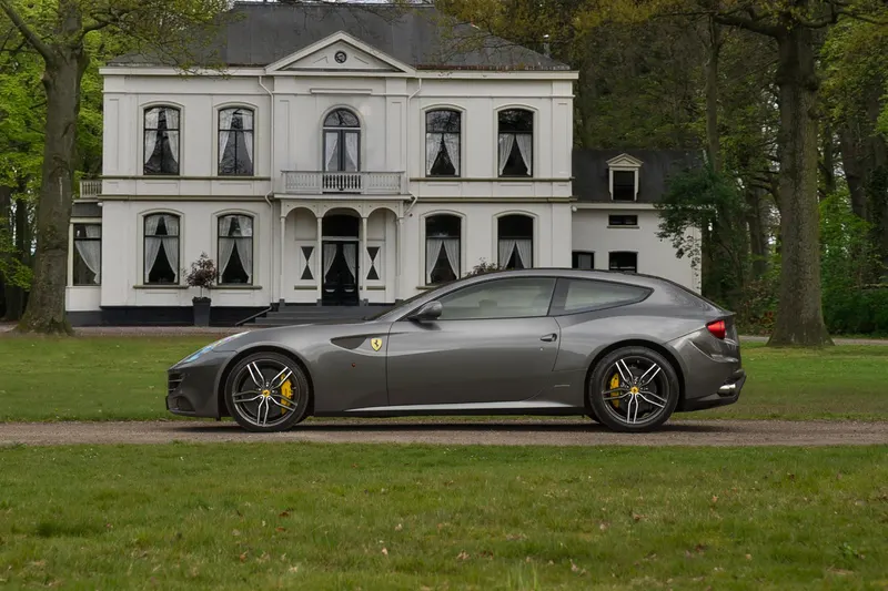 Ferrari FF (2013)