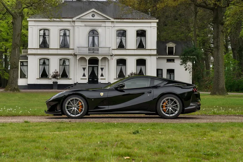 Ferrari 812 (2019)