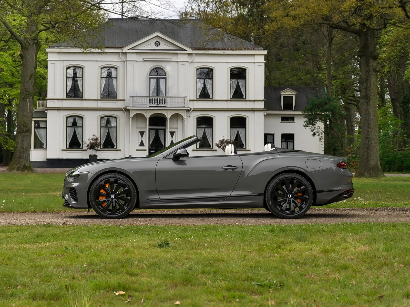 Bentley Continental GTC (2026) — foto 1