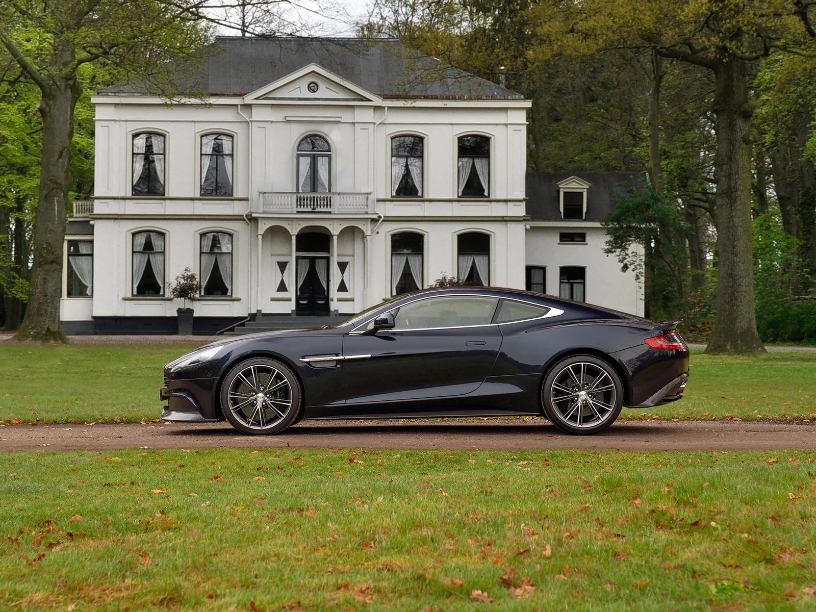 Aston Martin Vanquish (2014) — foto 1