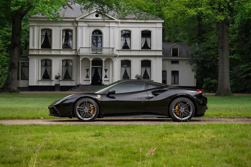 Ferrari 488 (2016)
