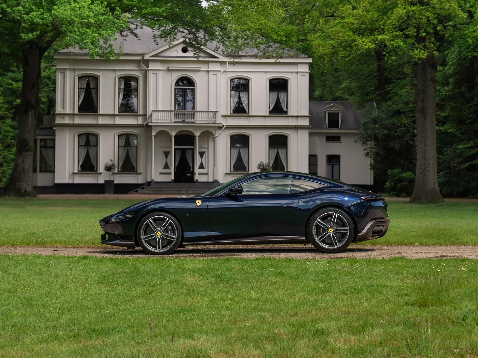 Ferrari Roma (2023) — foto 1