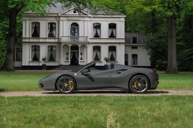 Ferrari 488 (2016)