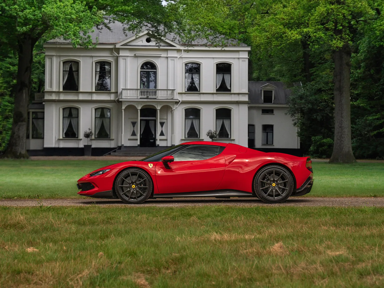 Ferrari 296 GTB (2024) — foto 1