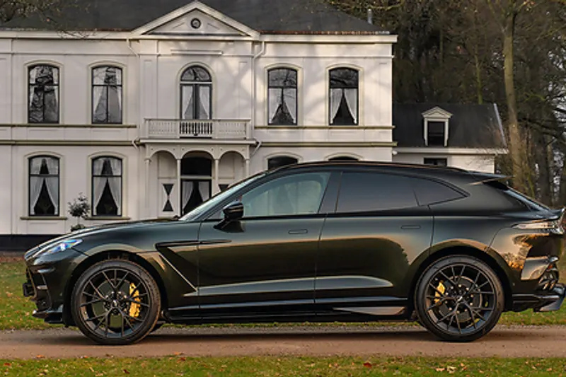Aston Martin DBX (2025)