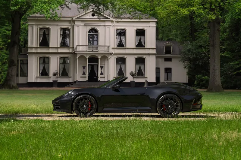 Porsche 911 (2024)