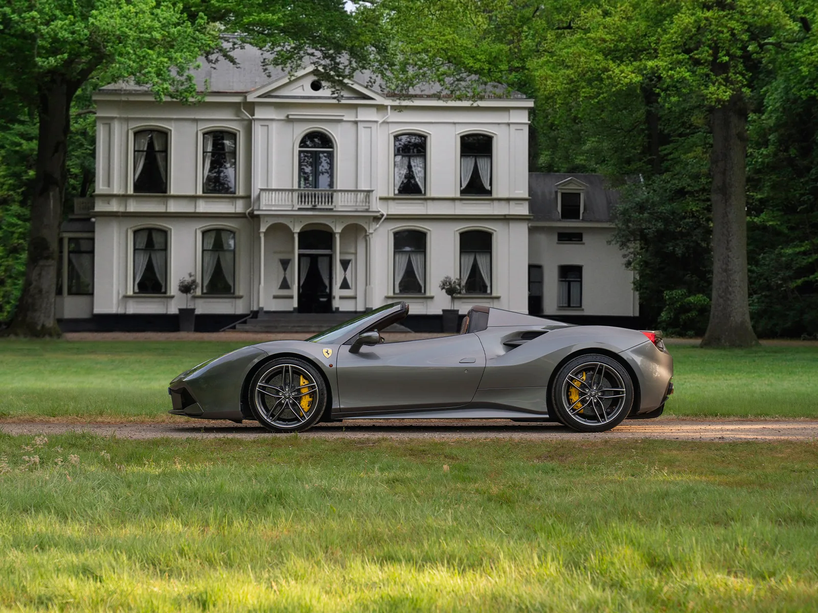 Ferrari 488 (2016) — foto 1
