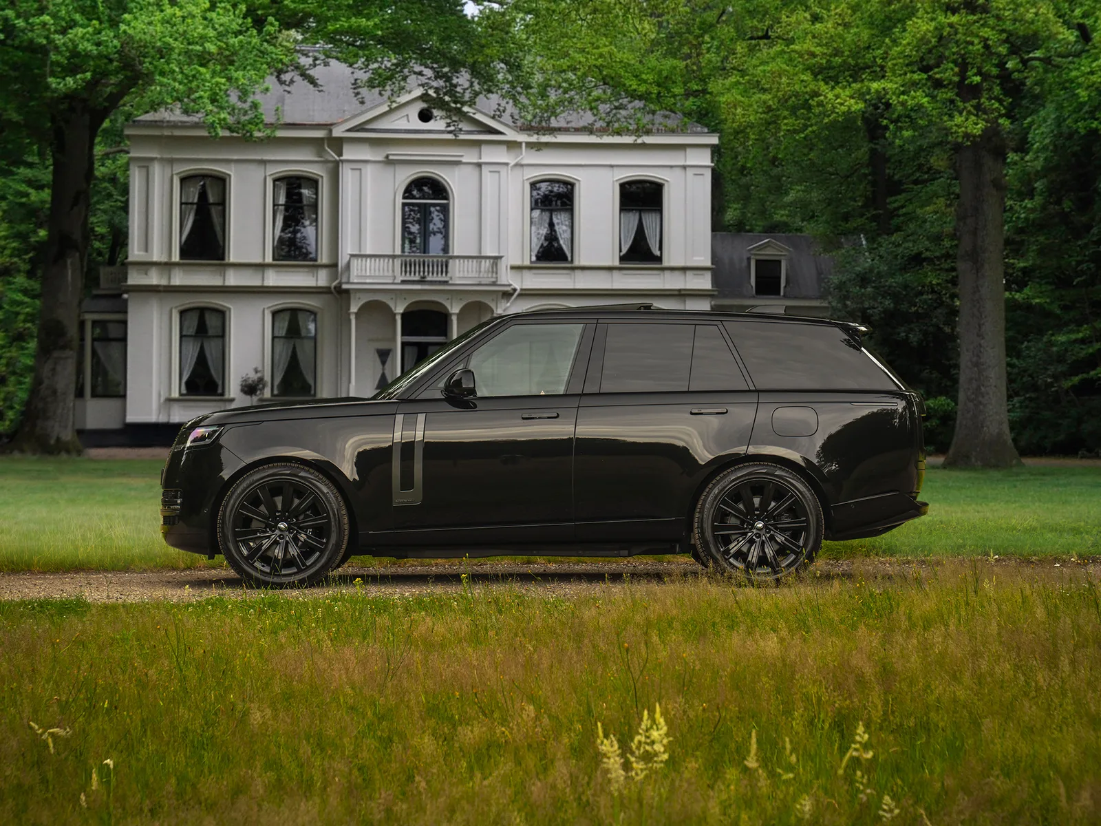 Land Rover Range Rover (2024) — foto 1