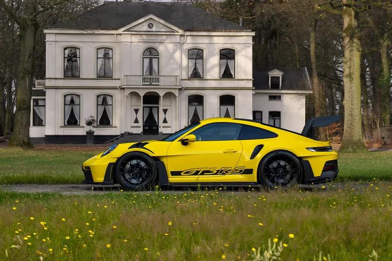Porsche 911 (2023)