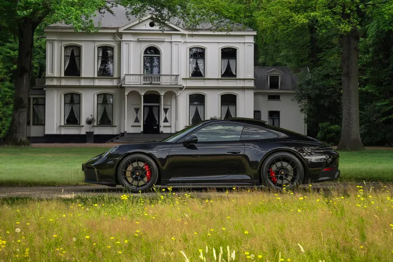 Porsche 911 (2025)