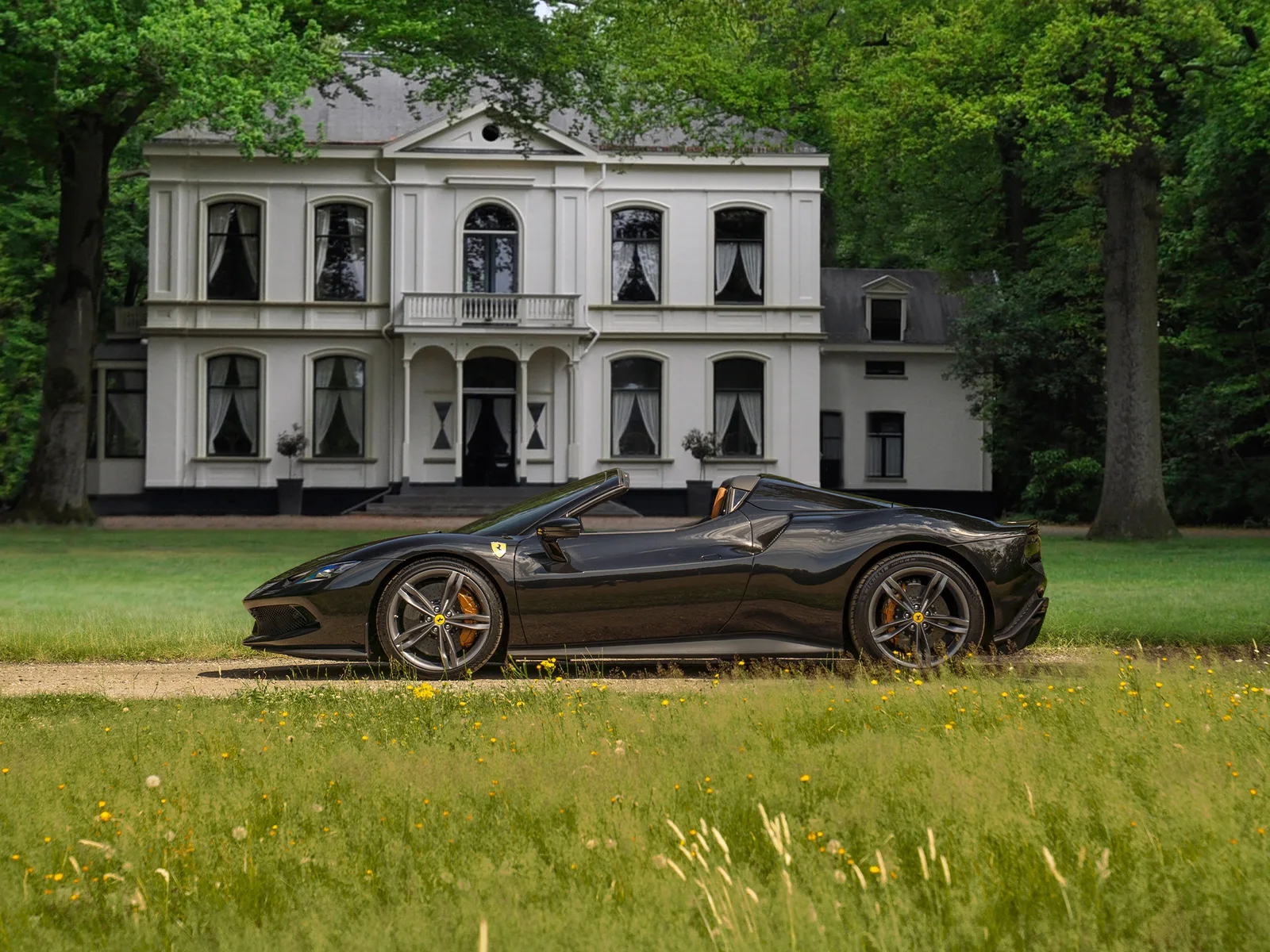 Ferrari 296 GTS (2024) — foto 1