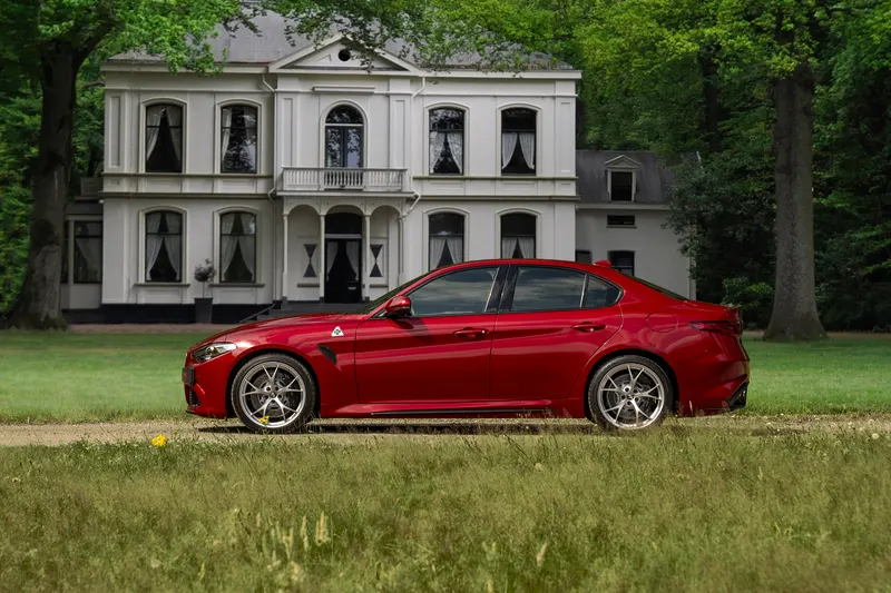 Alfa Romeo Giulia (2017)