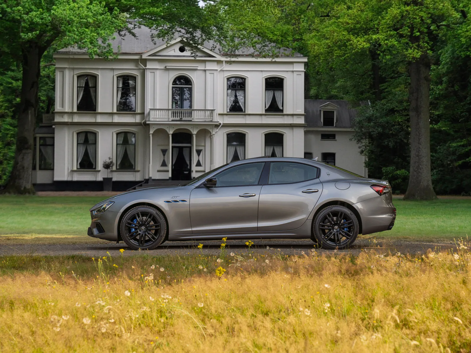 Maserati Ghibli (2022) — foto 1