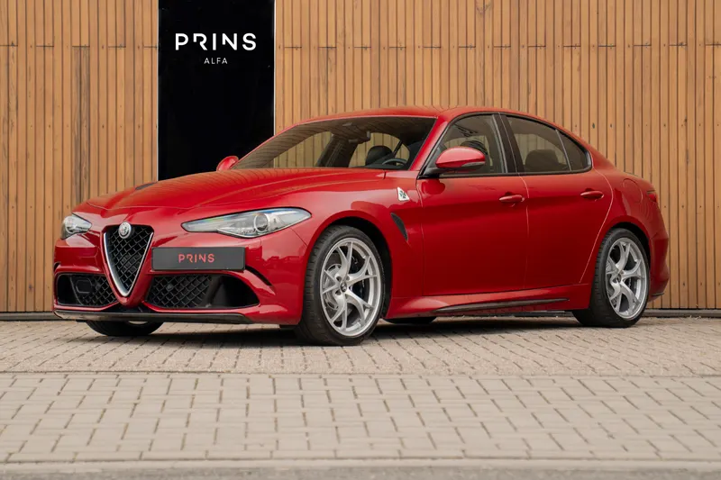 Alfa Romeo Giulia (2017)