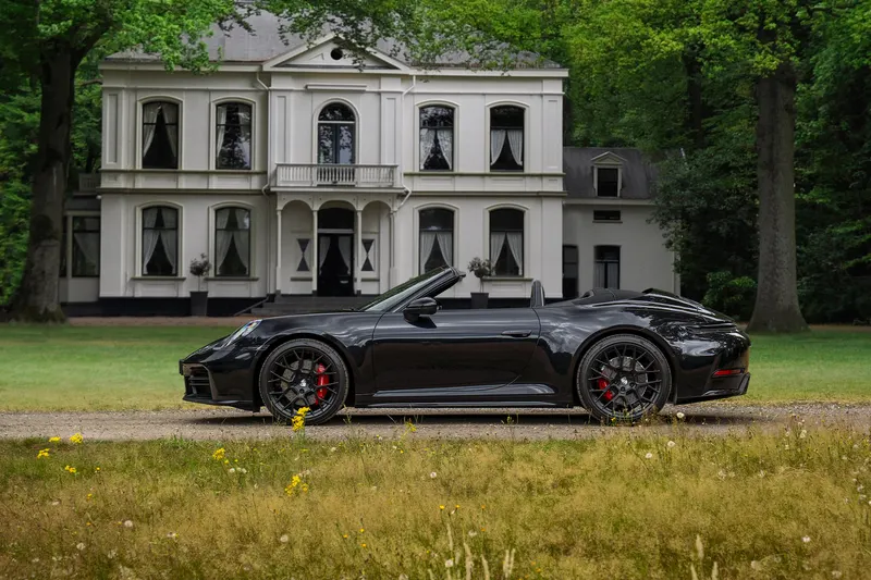 Porsche 911 (2024)