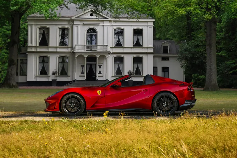 Ferrari 812 GTS (2024)