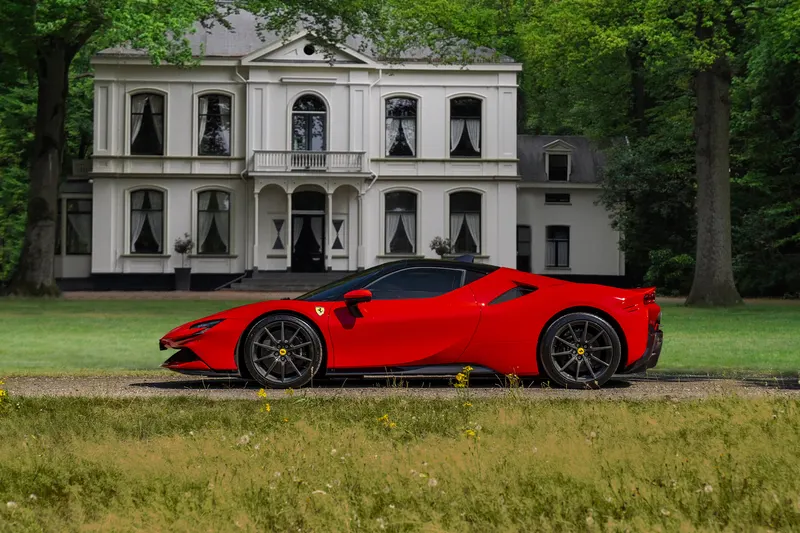 Ferrari SF90 Stradale (2021)