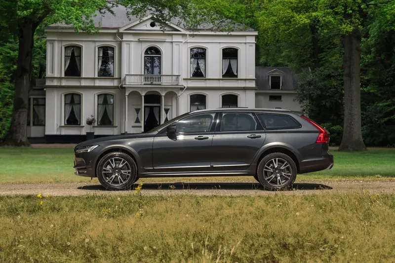Volvo V90 (2017)
