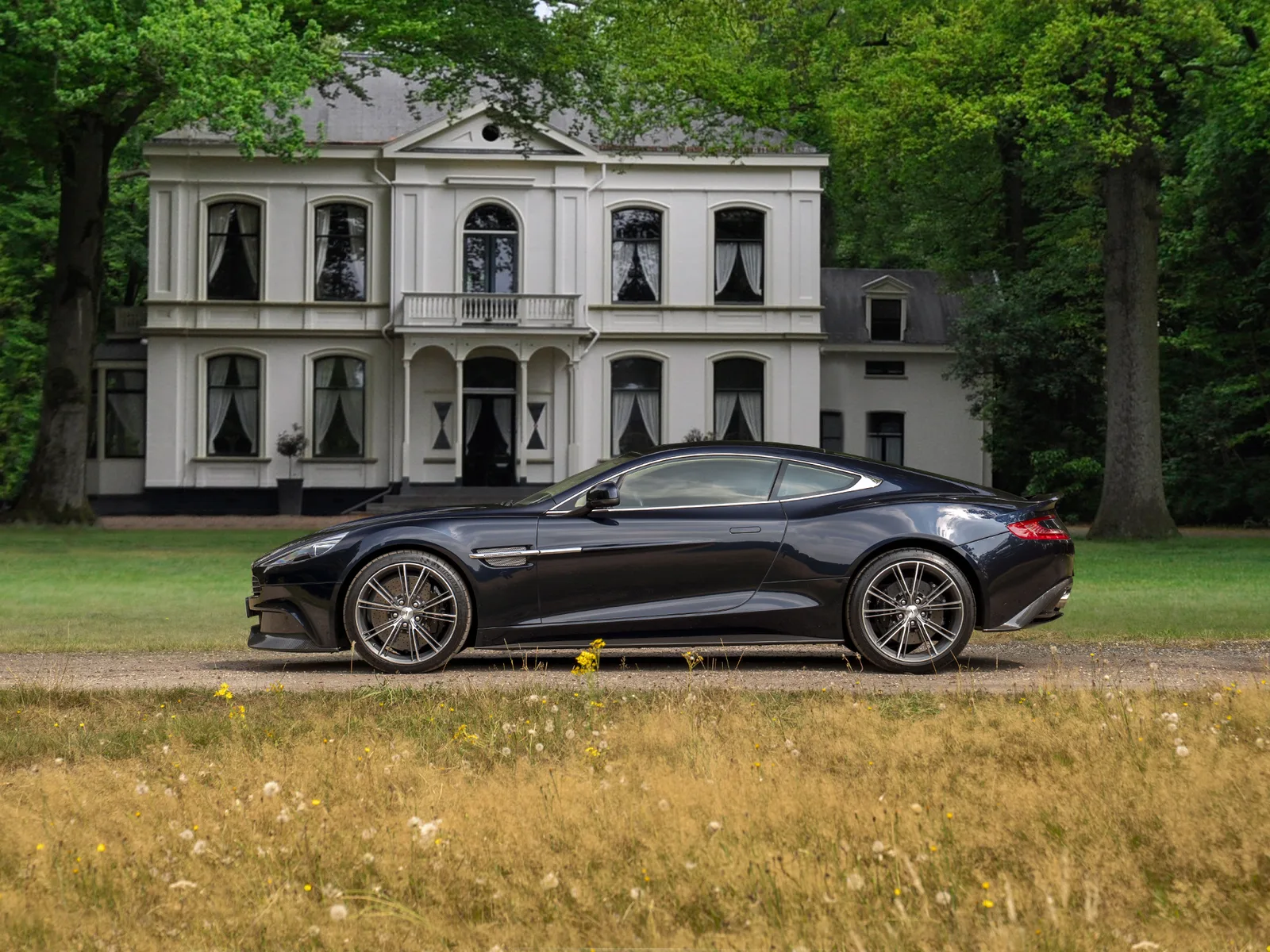 Aston Martin Vanquish (2014) — foto 1