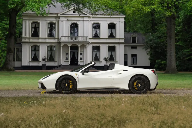 Ferrari 488 (2016)